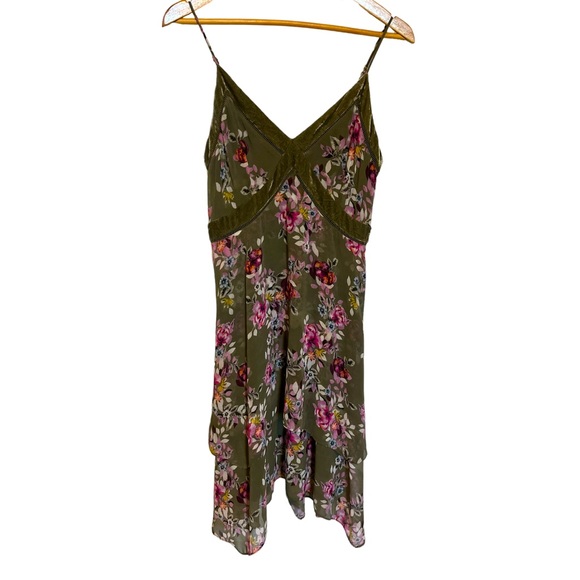 White House Black Market Handkerchief Floral Olive Velvet trim Dress Sz 10 - Picture 2 of 15